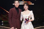 Trước ồn ào ly hôn, Song Hye Kyo là nàng dâu may mắn thế nào?