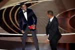 Will Smith xin lỗi Chris Rock sau cú đấm thẳng mặt trên sân khấu Oscar