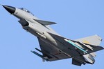 Báo Trung Quốc: J-10 “ăn đứt” F-16 Mỹ, Typhoon châu Âu