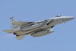 Khám phá cách tiêm kích F-15C "quan hệ" với F-22