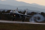 Căng thẳng tiêm kích Su-35 tập trận ngay gần Nhật Bản