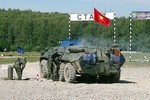 Thiết giáp BTR-80 cháy động cơ, đội tuyển Hóa học Việt Nam chịu thiệt