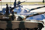 Pakistan có gì để đối đầu 1.000 xe tăng T-90 của Quân đội Ấn Độ