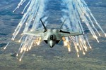 Có mới nới cũ: Mỹ tính loại biên F-22, quay sang dùng F-15, F-35