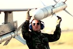 Tên lửa AIM-120 và cuộc cách mạng trong vũ khí đối không tầm xa