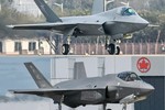 Cuộc đối đầu trên bầu trời: J-35 có đủ sức hạ F-35?