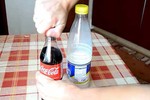 Chi tiết phát hoảng khi uống Coca... cùng sữa