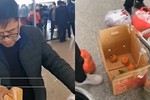 Nhai ngấu nghiến 30kg cam vì không muốn trả 1 triệu phí hành lý