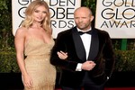 Thiên thần Rosie Huntington-Whiteley và Jason Statham đính hôn