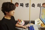 Bất ngờ khi biết BTS sử dụng máy tính để chơi game... trẻ con