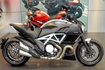 Cận cảnh Ducati Diavel Carbon “trắng không tì vết” tại Hà Nội