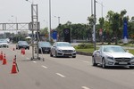 Luyện tay lái, ngắm xe đẹp tại Mercedes Driving Academy 2015