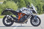 Môtô đường trường “siêu mạnh” KTM 1290 Super Duke GT