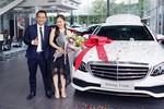 "Soi" xe sang Mercedes giá 2,1 tỷ của ca sĩ Hương Tràm 