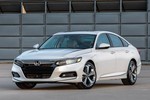 Honda Accord 2018 có gì để "đấu" Toyota Camry 2018?