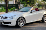 Xe sang Mercedes-Benz SLK 350 mui trần chỉ 888 triệu ở Sài Gòn