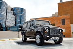 Land Rover Defender cửa sổ trời "khủng", máy V8 tới 430 mã lực