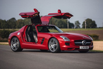 Siêu xe Mercedes-Benz SLS AMG chạy 10 năm mới 11.129 km