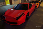 "Siêu ngựa" Ferrari 458 Italia đỏ rực trên phố đêm Sài Gòn