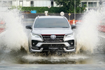 Toyota Fortuner TRD Sportivo từ 1,1 tỷ đồng, vẫn kém Legender