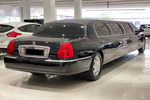 Hàng hiếm Lincoln Town Car hơn 2,6 tỷ tại Việt Nam