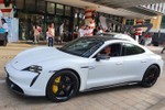 Porsche Taycan Turbo S gần 10 tỷ chạy 412 km/lần sạc ở Sài Gòn