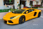 Ngắm "bò vàng" Lamborghini Aventador hơn 20 tỷ trên phố Sài Gòn