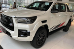 Toyota Hilux GR Sport "bằng xương, bằng thịt" gần 900 triệu đồng