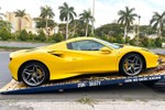 Ferrari F8 Spider hơn 20 tỷ đồng "lên thùng" ra Hà Nội ăn Tết