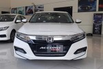 Đấu Toyota Camry, Honda Accord tại Việt Nam giảm tới 220 triệu đồng