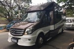 Nhà di động tiền tỷ Mercedes lăn bánh tại Việt Nam