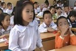 Chấn chỉnh “may đồng phục bằng cả tạ thóc” ở Hà Nội