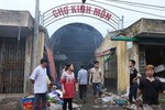 "Bà hỏa" ghé thăm chợ Kinh Môn ngày đầu năm