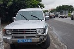 Xuống taxi đi vệ sinh, bị xe biển xanh tông tử vong