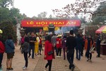 Chưa khai hội, đền Trần tấp nập khách, tái xuất hình ảnh không đẹp