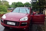 Bắt đối tượng đi xe Porsche Cayenne chở 14 bánh ma túy