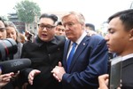 Bản sao Tổng thống Mỹ và nhà lãnh đạo Kim Jong-un náo động ở Hà Nội