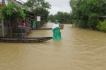 Mưa lũ lớn miền Trung: Áp thấp lại xuất hiện, nguy cơ lũ chồng lũ