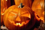 Cách khắc bí ngô ngộ nghĩnh cho lễ Halloween 