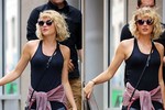 Taylor Swift phơi phới sau khi chia tay Tom Hiddleston