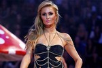 Paris Hilton, cô gái tóc vàng hoe ngày nào giờ đã trưởng thành 