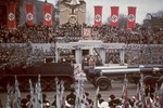 Ảnh hiếm: Bữa tiệc sinh nhật hoành tráng của Hitler