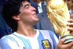 Sự thật đáng buồn về “Cậu bé vàng” Maradona 