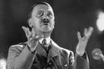 Mổ xẻ quái chiêu “mê hoặc” người dân Đức của Hitler 