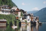 Trước khi bị bà hỏa ghé thăm, Hallstatt là ngôi làng đẹp như tranh vẽ