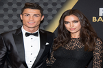 Cris Ronaldo chia tay bạn gái xinh đẹp?