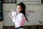 "Bế quan" luyện võ, hot girl taekwondo giữ cơ bụng và thân hình săn chắc