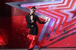 “Thánh quẩy” lột đồ khiến giám khảo Got Talent phát hoảng