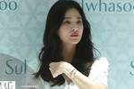 Song Hye Kyo lộ vẻ mệt mỏi khi xuất hiện sau ly hôn