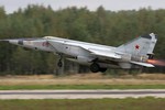 Xem tiêm kích nhanh nhất thế giới MiG-25 chiến đấu